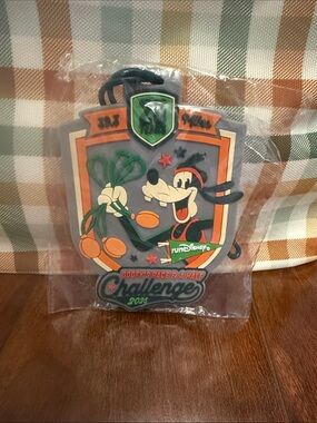 Disney Goofy Race Challenge Luggage Tag 2025 20th anniversary